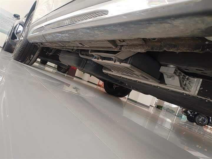 Фото 2 - Hongqi HS7 Hybrid