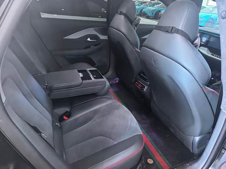 Фото 8 - BAIC Arcfox Alpha S