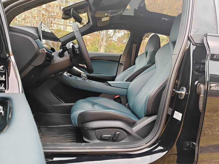 Фото 7 - MG Motor 7