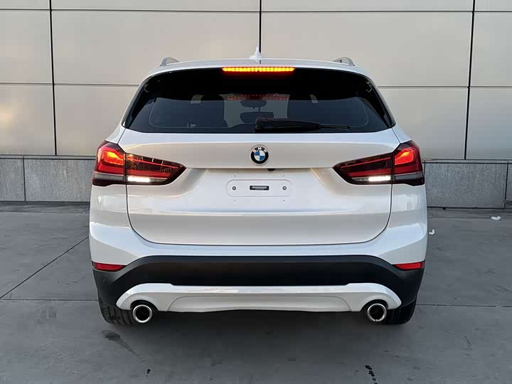 Фото 2 - BMW X1