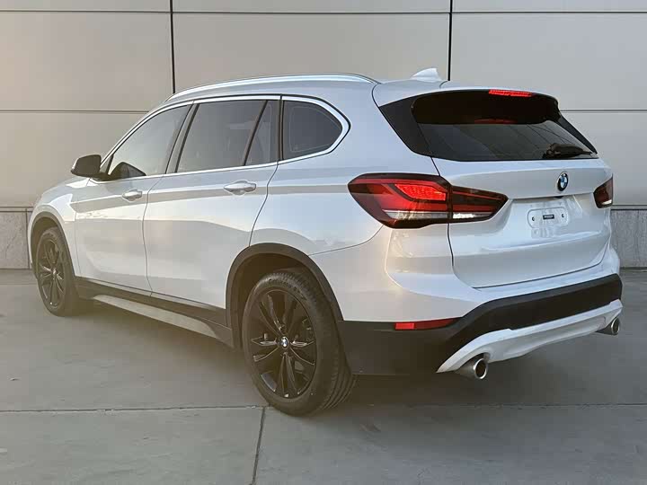 Фото 6 - BMW X1