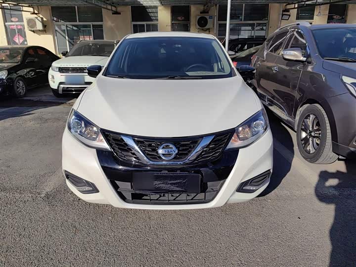 Фото 3 - Nissan Tiida