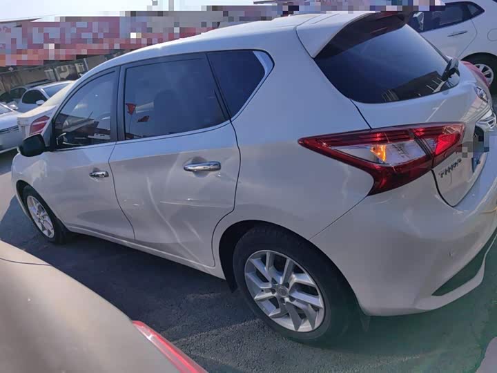 Фото 5 - Nissan Tiida