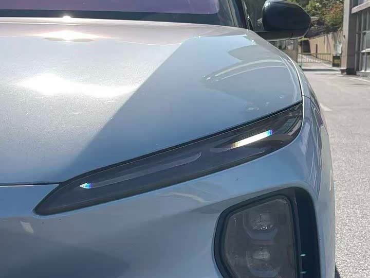 Фото 3 - Nio ES6