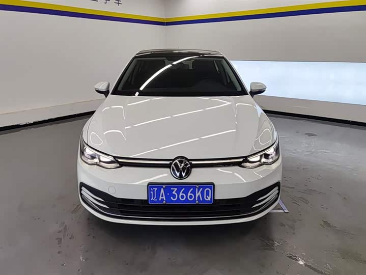 Фото 2 - Volkswagen Golf