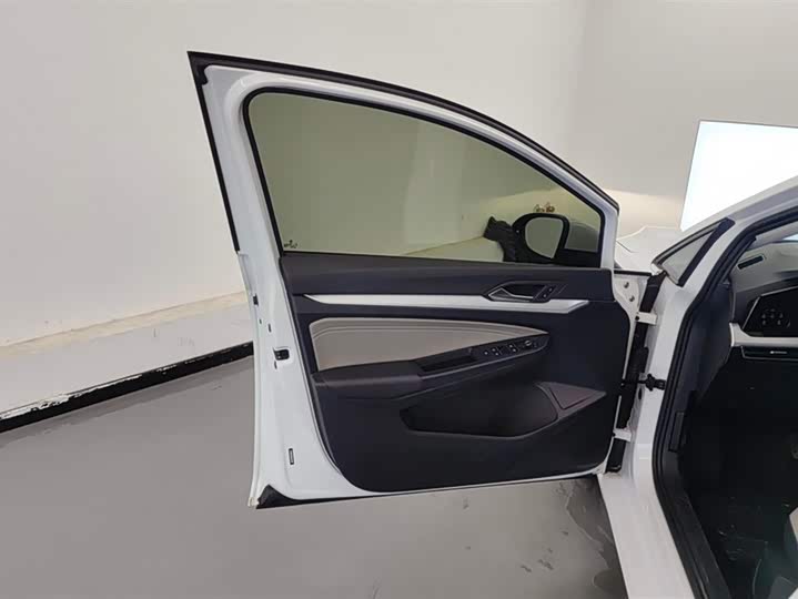 Фото 7 - Volkswagen Golf