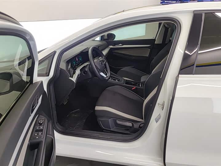 Фото 9 - Volkswagen Golf