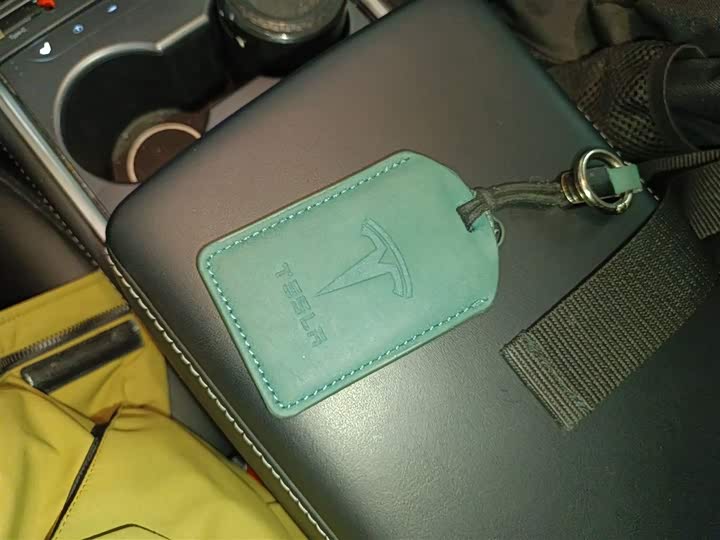 Фото 9 - Tesla Model 3