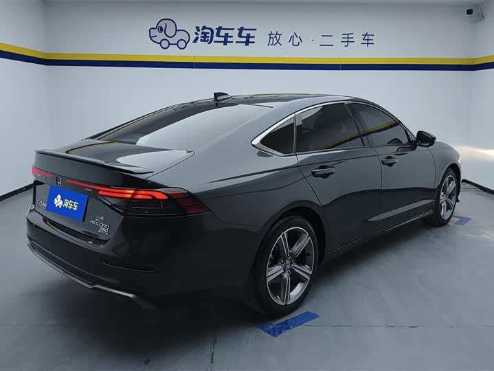 Фото 3 - Honda Accord