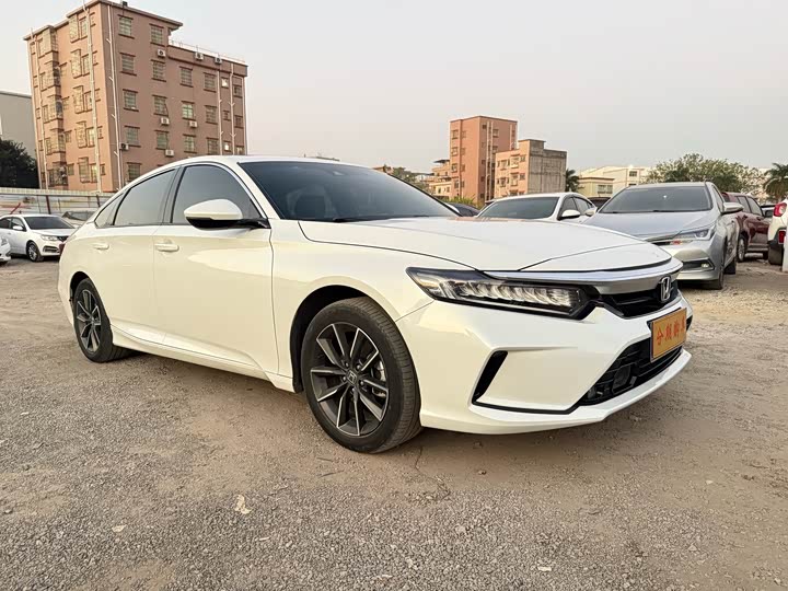 Фото 2 - Honda Inspire