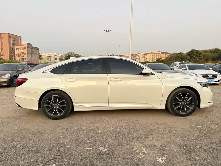 Фото 4 - Honda Inspire