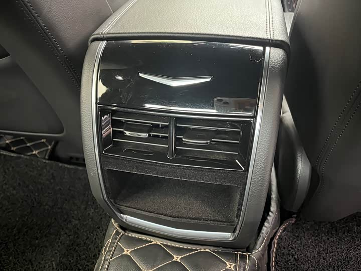 Фото 8 - Cadillac CT6