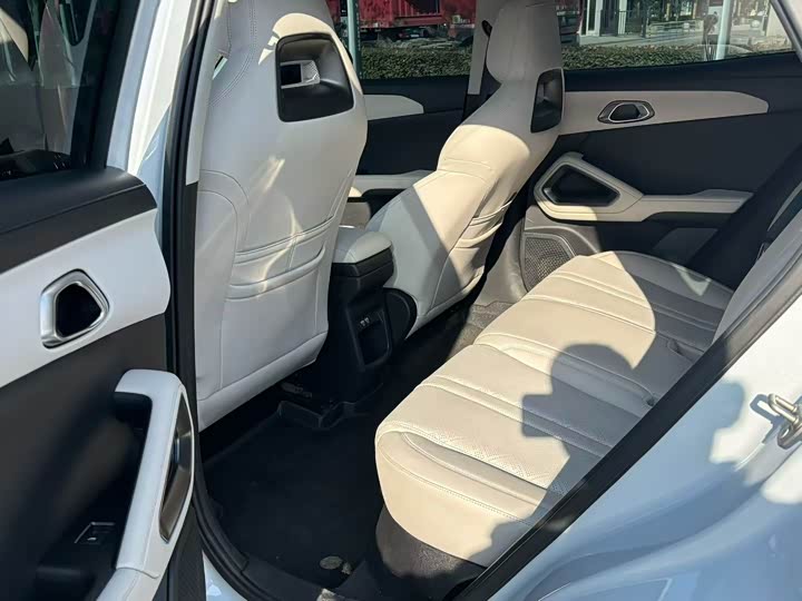 Фото 5 - BYD Yuan Up