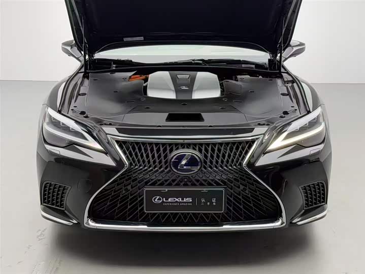 Фото 3 - Lexus LS