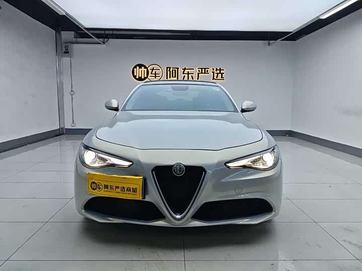 Фото 2 - Alfa Romeo Giulia