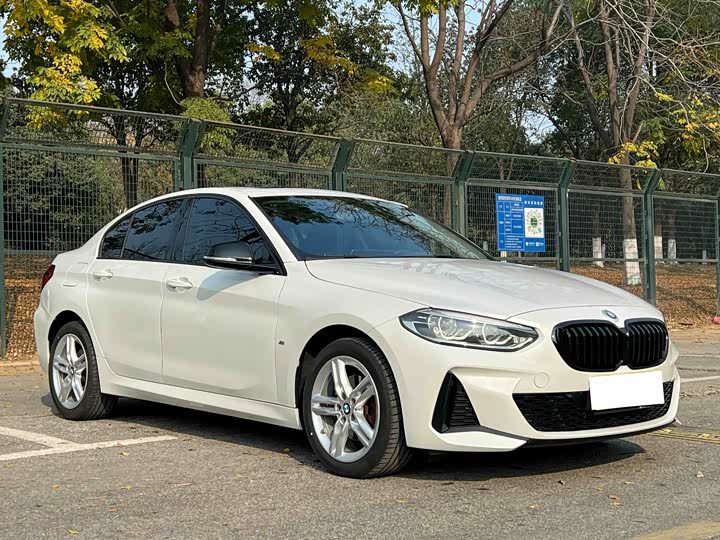 Фото 3 - BMW 1 Series