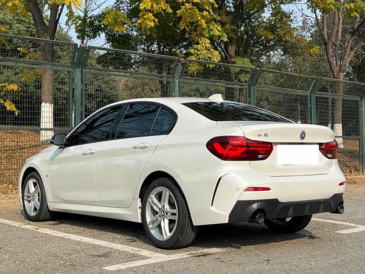 Фото 4 - BMW 1 Series