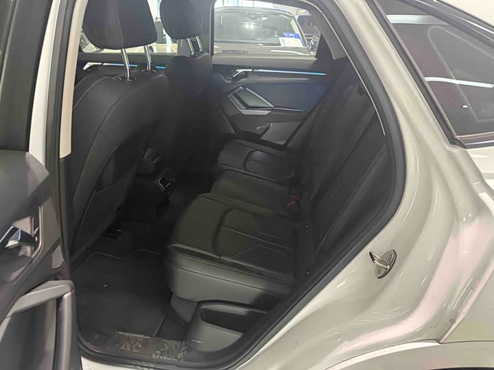 Фото 5 - Audi Q3 Sportback