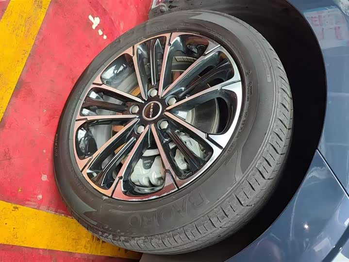 Фото 6 - Roewe iMax 8