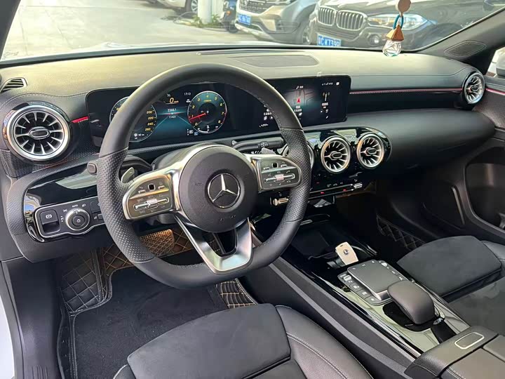 Фото 4 - Mercedes-Benz A-Class