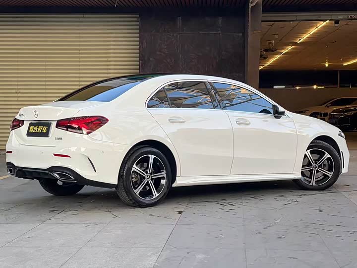 Фото 8 - Mercedes-Benz A-Class