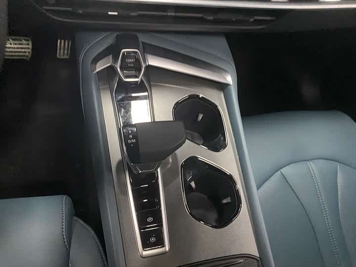 Фото 7 - MG Motor 7