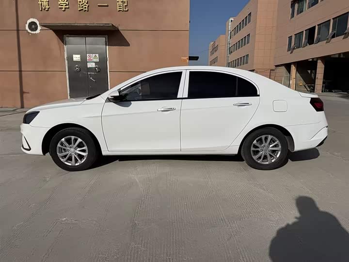 Фото 3 - Geely Emgrand