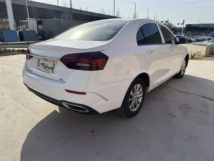 Фото 5 - Geely Emgrand