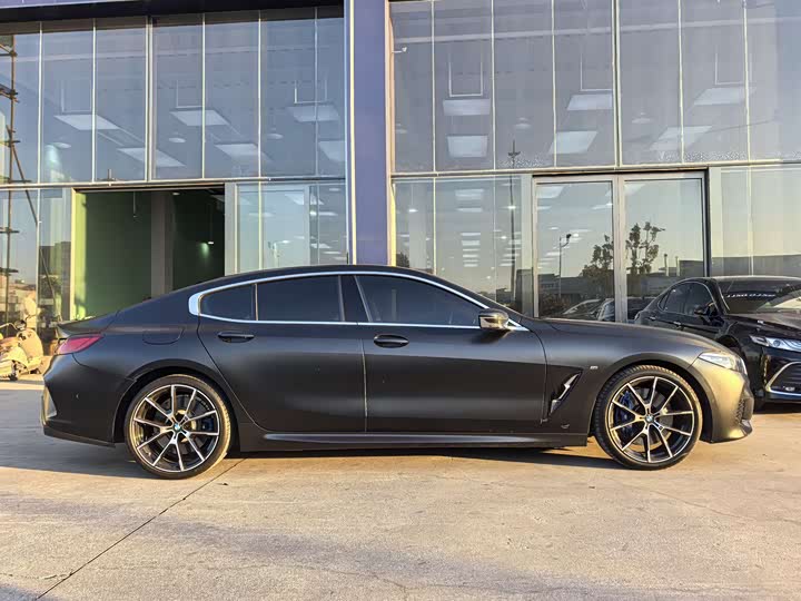 Фото 4 - BMW 8 Series