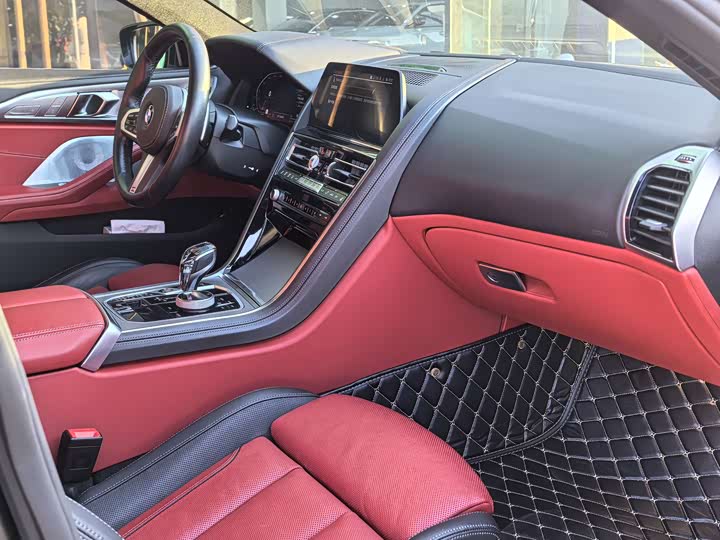 Фото 5 - BMW 8 Series