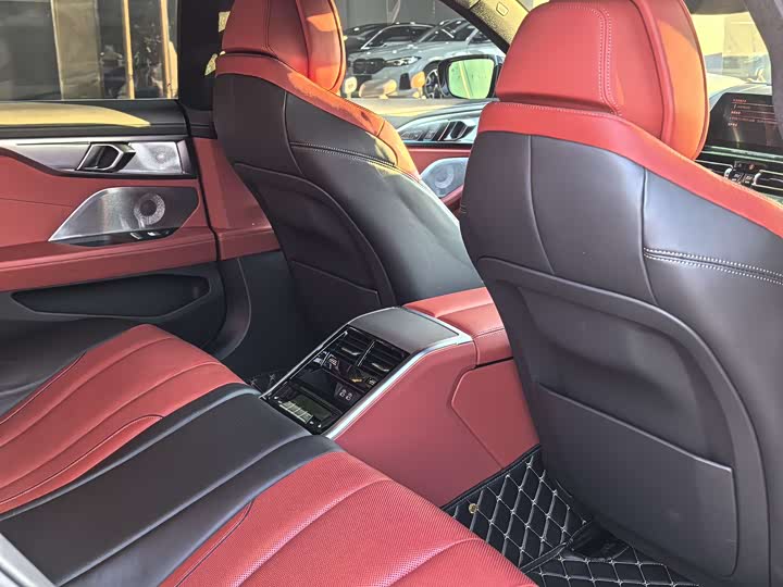 Фото 7 - BMW 8 Series