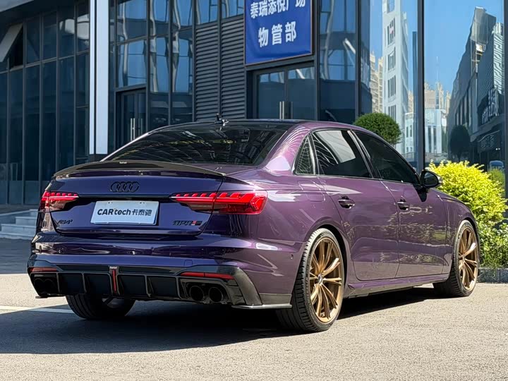 Фото 3 - Audi A4L