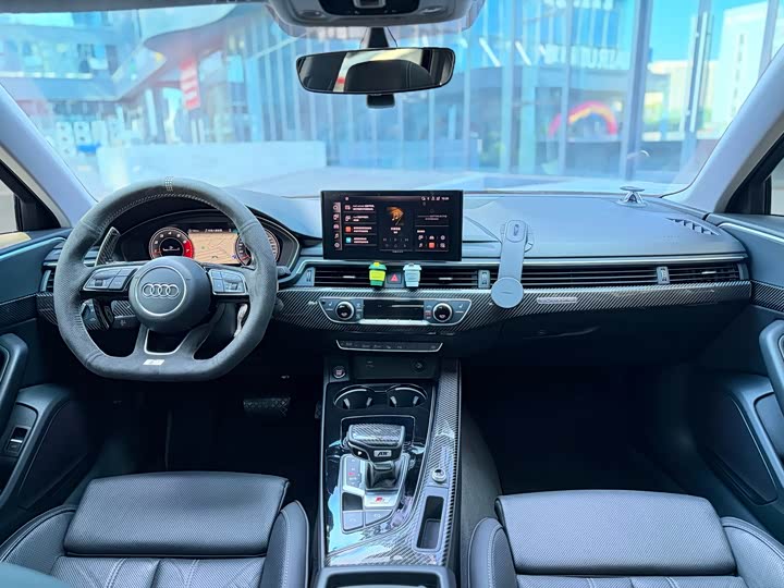 Фото 8 - Audi A4L