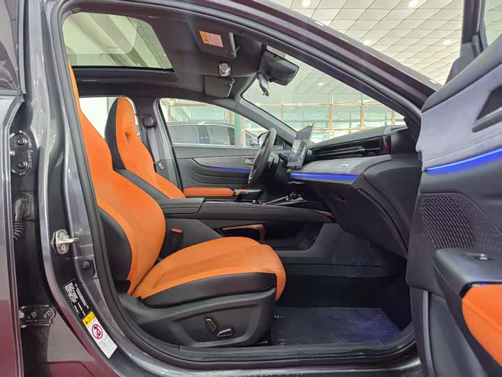 Фото 9 - Changan UNI-V