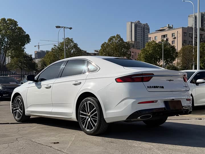 Фото 4 - Geely Preface