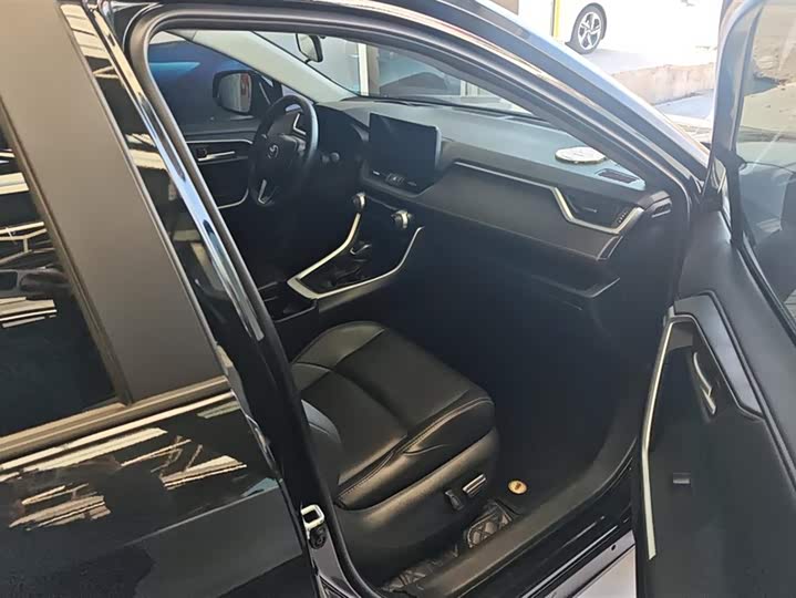 Фото 8 - Toyota Wildlander