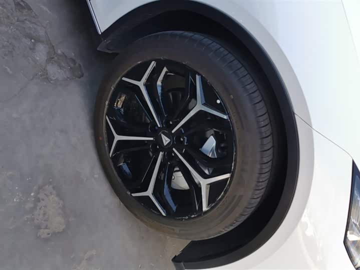 Фото 6 - Changan Deepal SL03