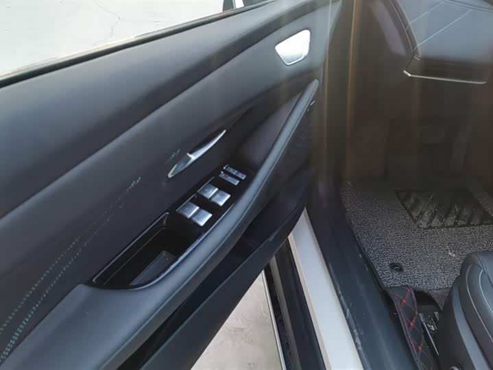 Фото 7 - Changan Deepal SL03