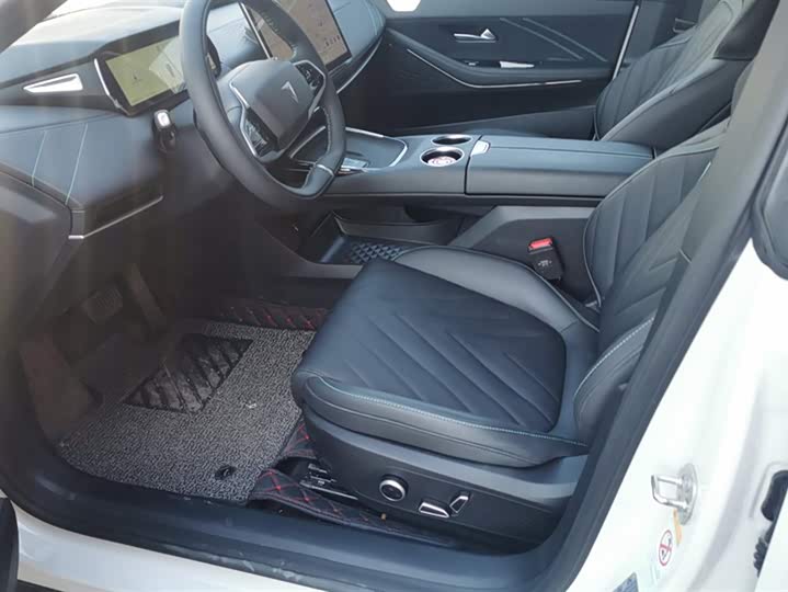 Фото 9 - Changan Deepal SL03