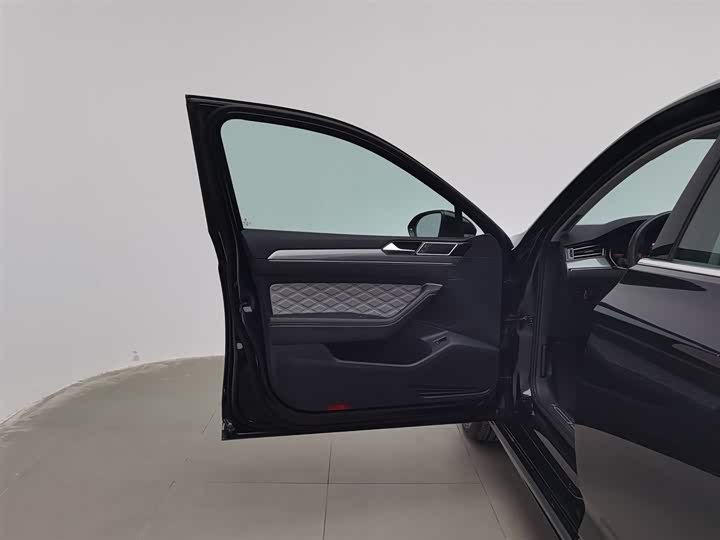 Фото 8 - Volkswagen Magotan