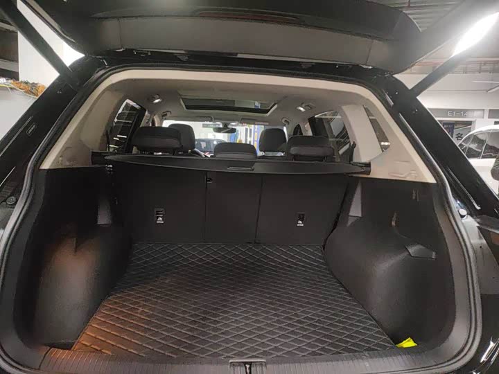 Фото 5 - Volkswagen Tiguan L Pro