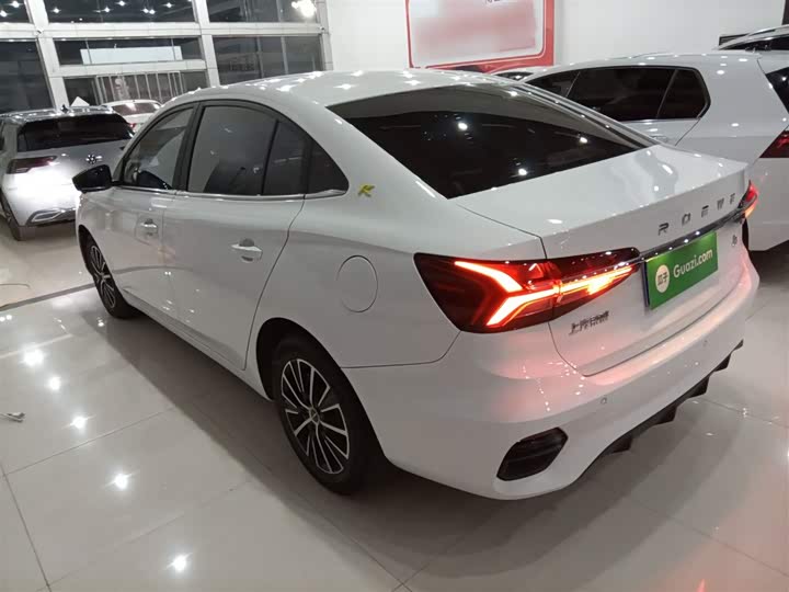 Фото 5 - Roewe i5