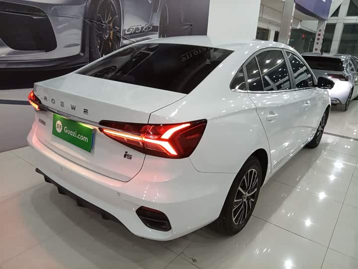 Фото 7 - Roewe i5