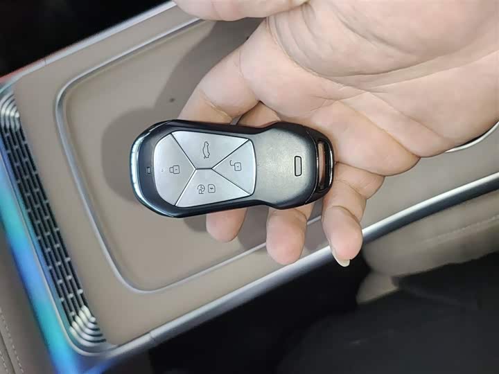 Фото 9 - XPeng G9