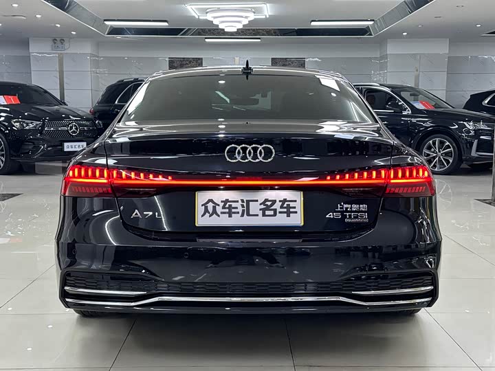 Фото 5 - Audi A7L