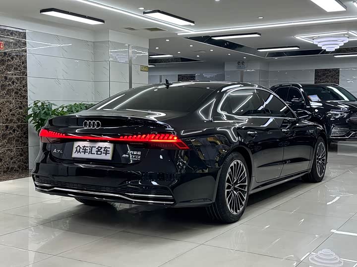 Фото 6 - Audi A7L