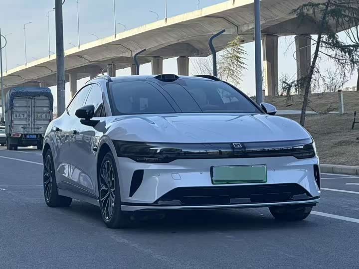 Фото 2 - Zeekr 007 GT