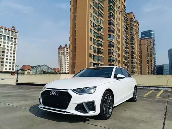 Фото 1 - Audi A4L