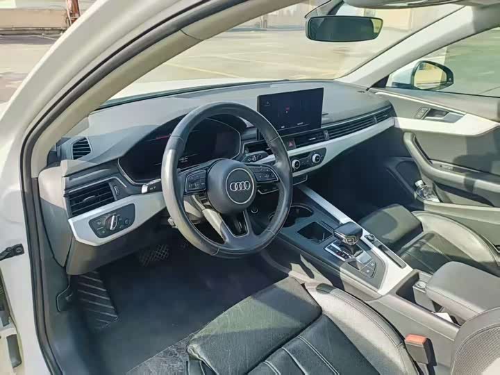 Фото 4 - Audi A4L