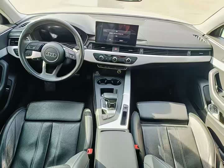 Фото 6 - Audi A4L